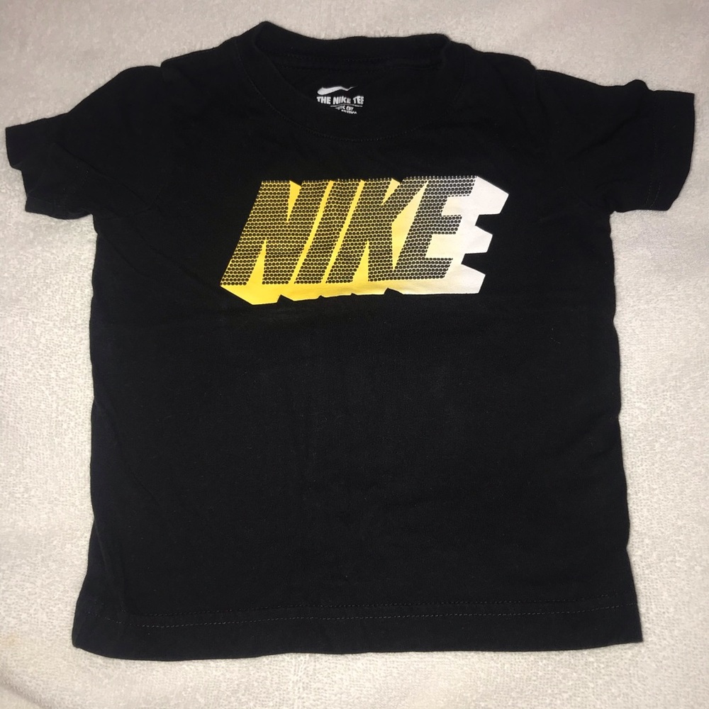 BOYS NIKE SHIRT
